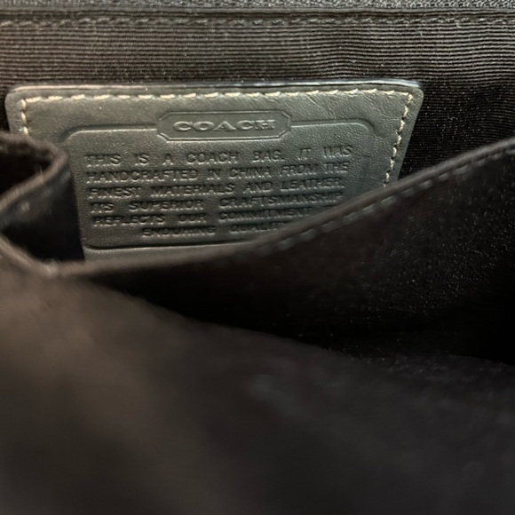 AUTHENTIC COACH PURSE - Picture 3 of 5